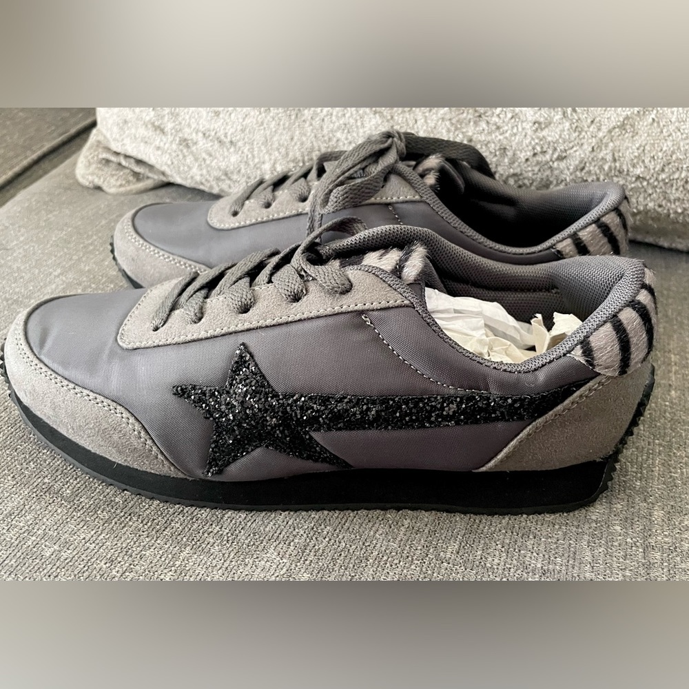 New Very G shooting star tennis shoes 💫